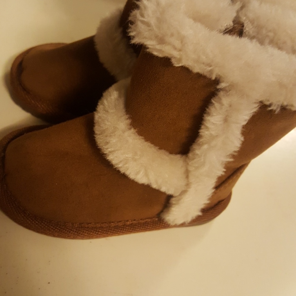 Boots - Picture 4 of 4