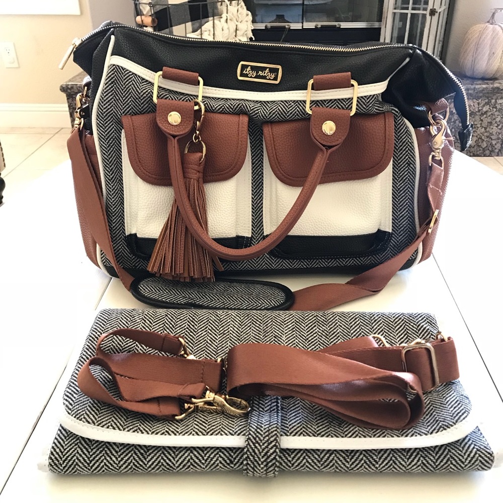 ✨SOLD✨ Itzy Ritzy Convertible Diaper Bag