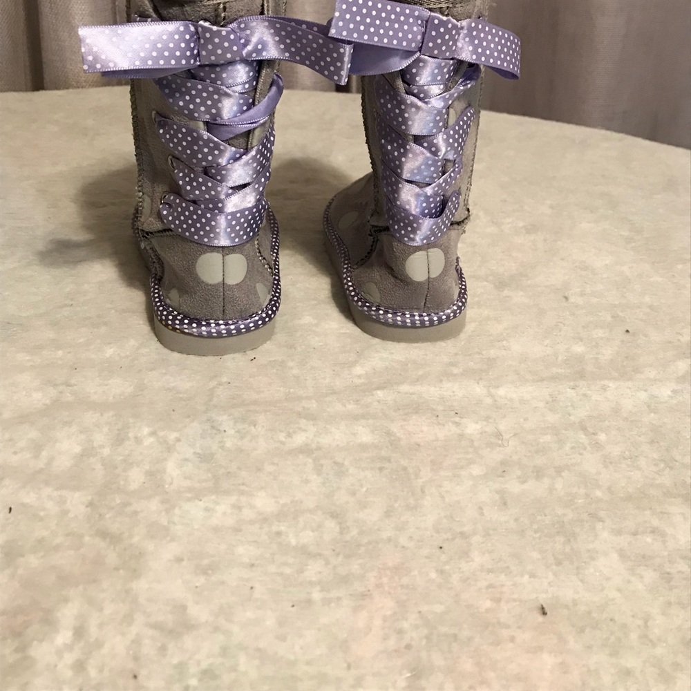 1HOUR SALE  50% OFF Girls soft boots ( New)