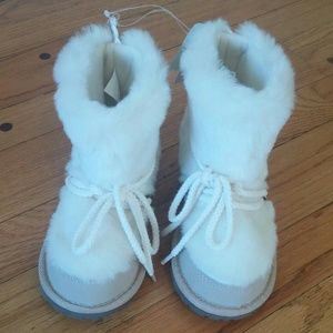 Gap Kids Furry Boot Size 12 (little kids)