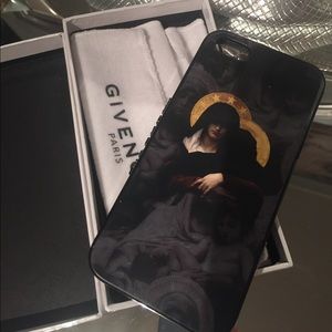 Givenchy IPhone5 phone case! ( Aunthentic & new)
