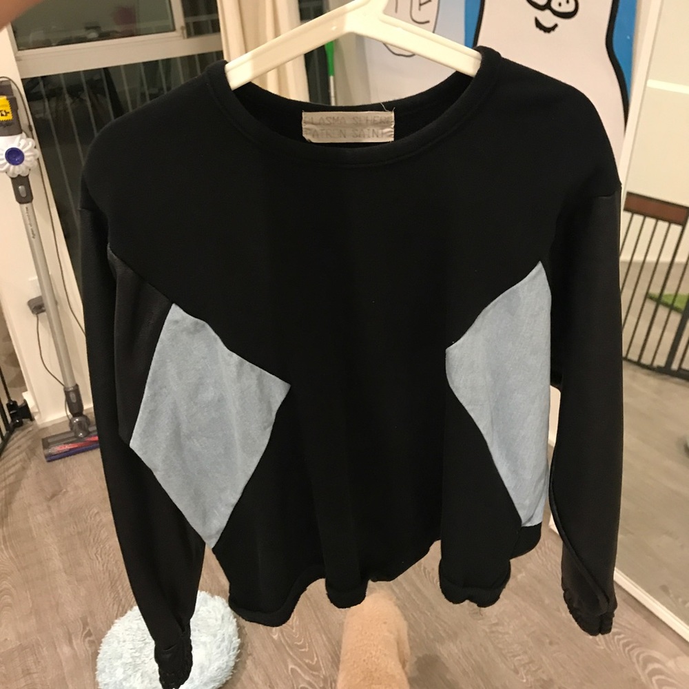 Contrast leather sleeves sweater shirt