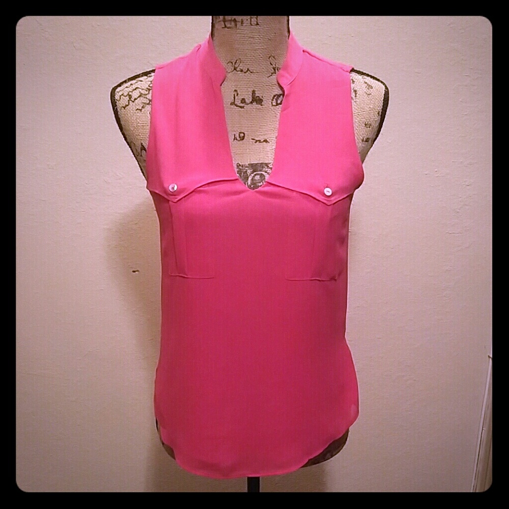 Sleeveless blouse
