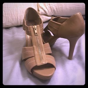 Pumps Nude-beige High Heels