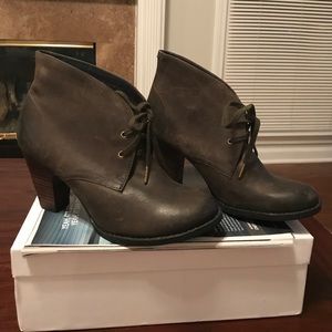 Indigo by Clarks booties size 7