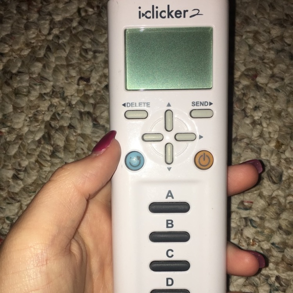 iclicker 2!! Excellent condition!! + Batteries!!