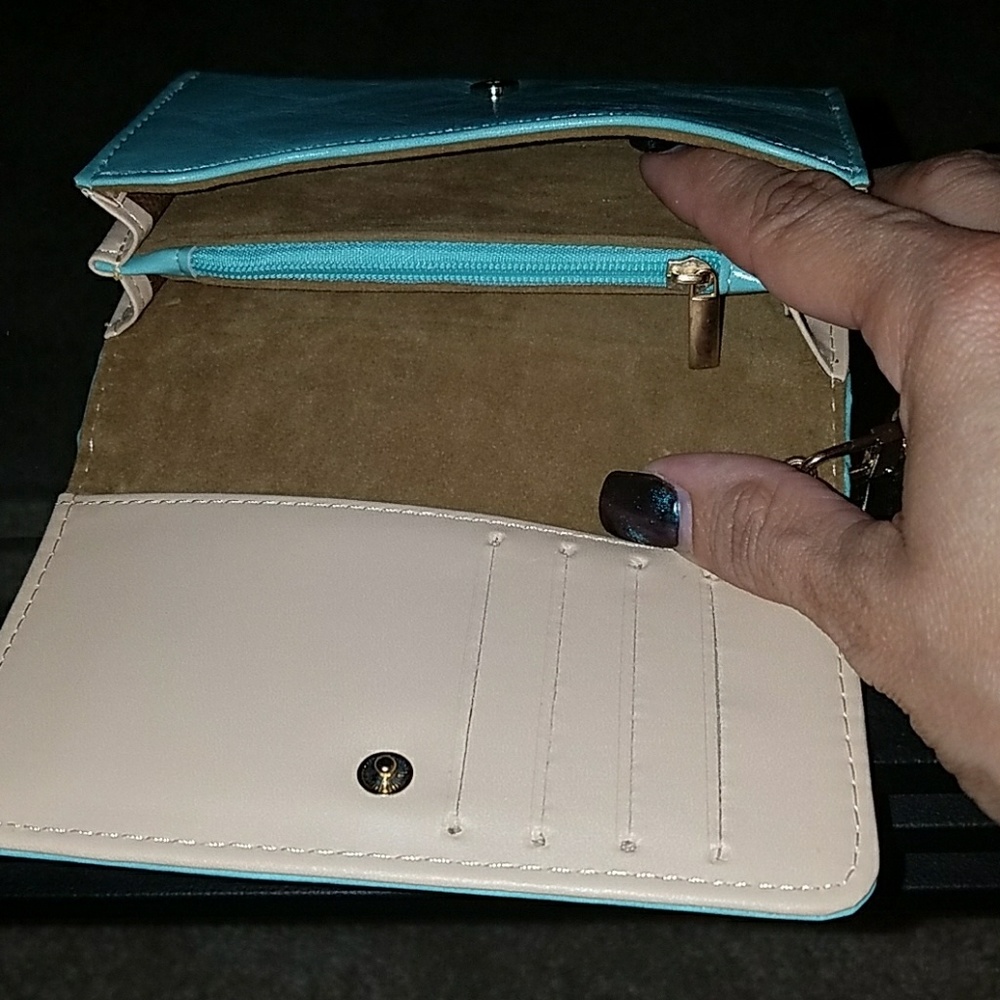 Accessory - Picture 3 of 5