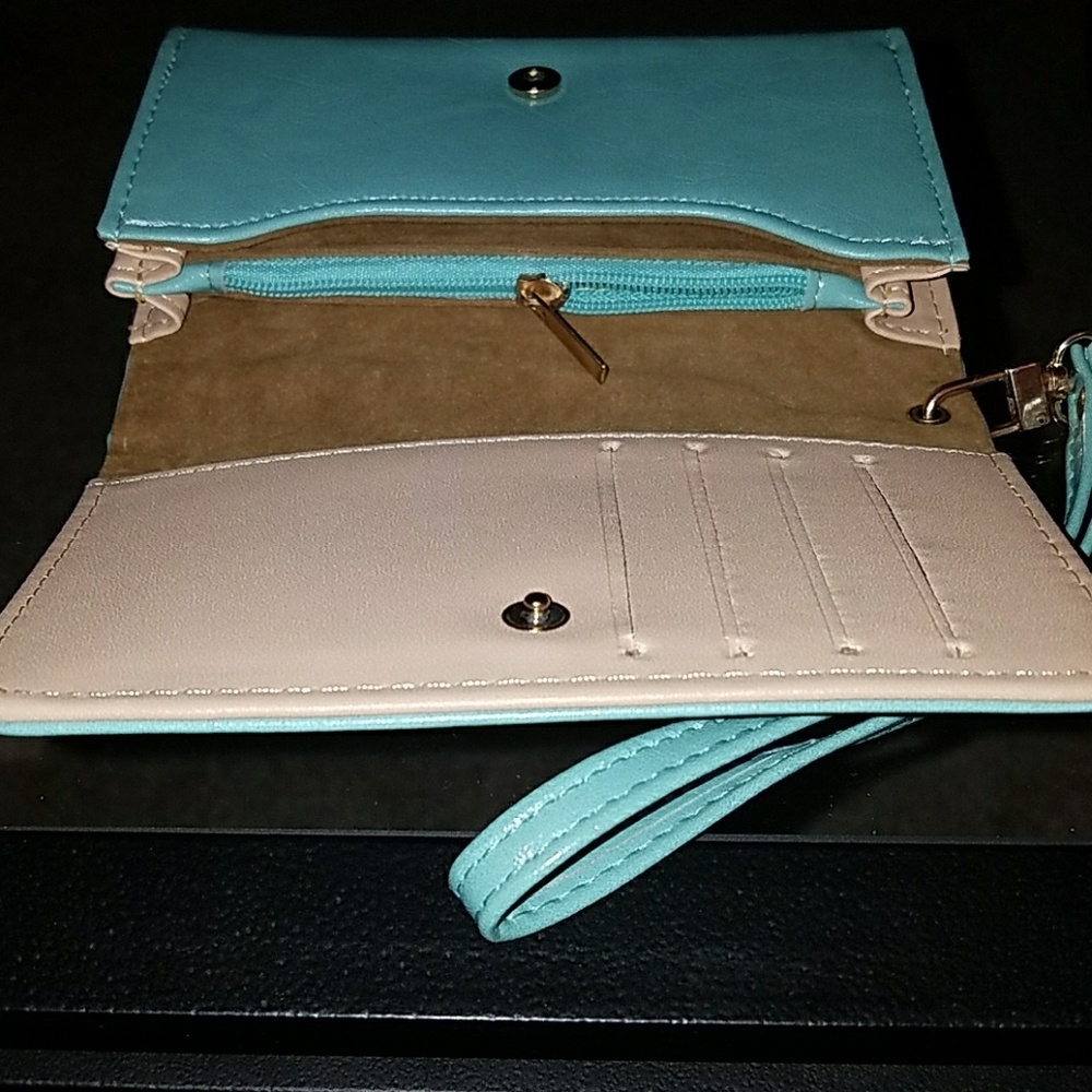 Accessory - Picture 5 of 5