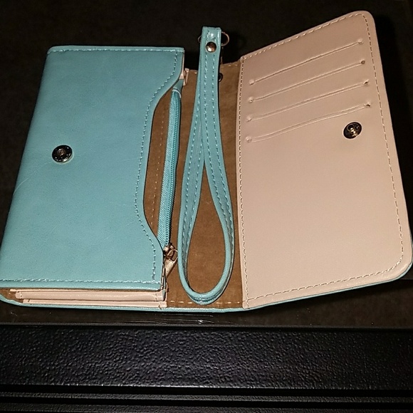 Accessory - Picture 2 of 5