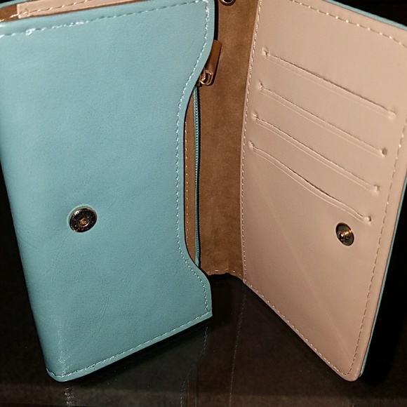 Accessory - Picture 4 of 5