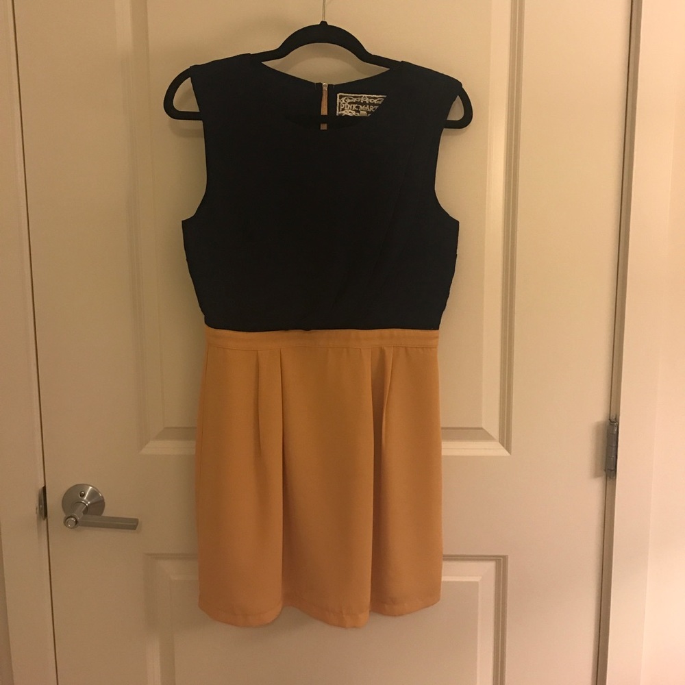 Colorblock dress - Picture 1 of 6