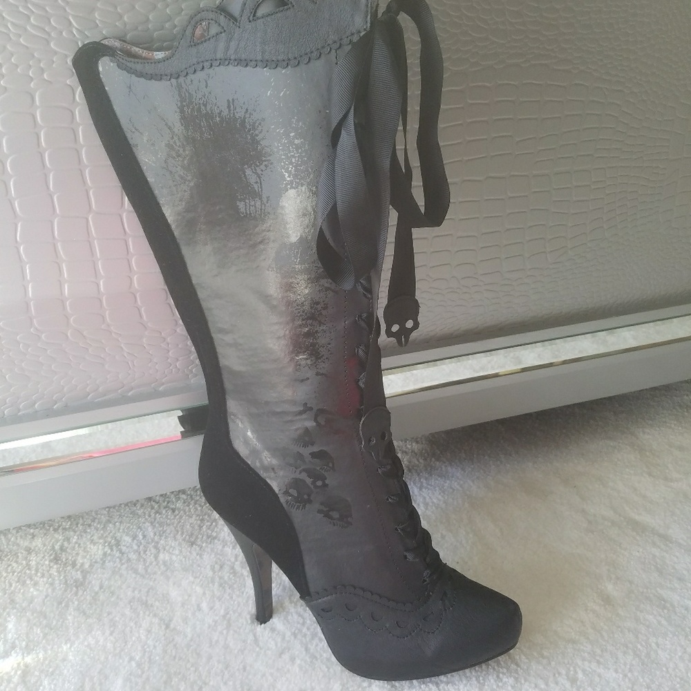 Bettie Page-Morbidia boots