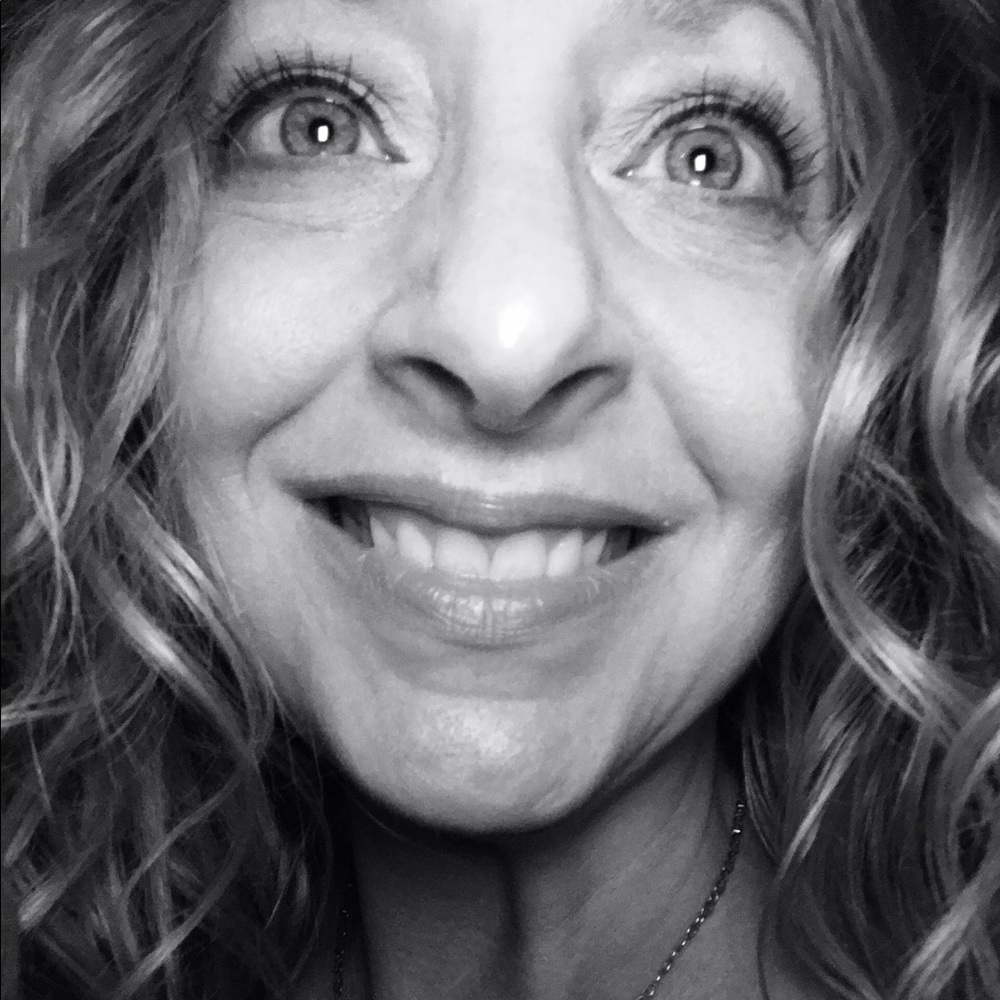 Meet your Posher, Deena