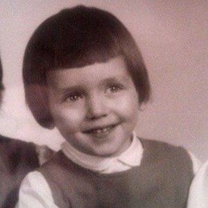 Meet your Posher, Dina