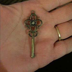 Skeleton key pendant