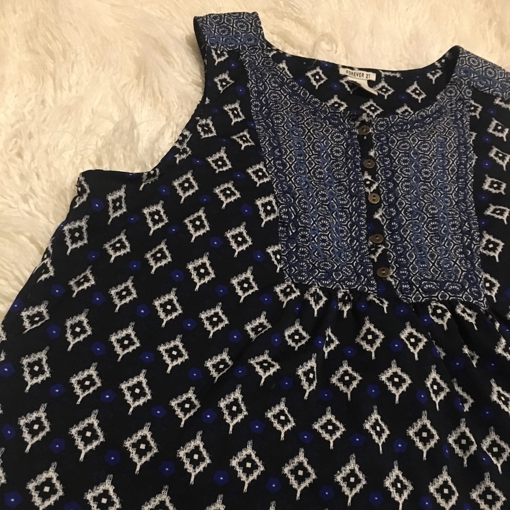 Patterned Tank Top - Picture 2 of 5