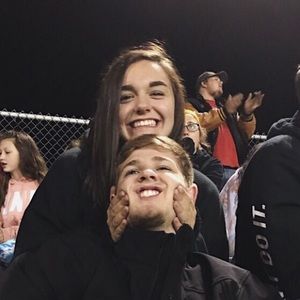 Meet your Posher, Elise