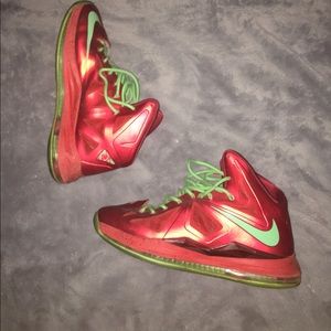Lebron 10 Christmas edition