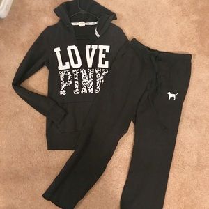 VS Pink Outfit Black and White XS