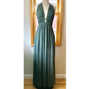 💚🆕Green halter neck maxi dress