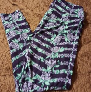 Lotus flower leggings OS