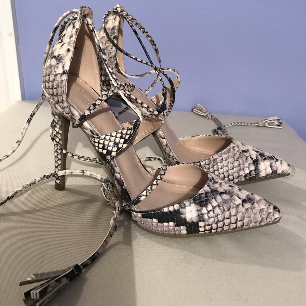 NWOT Lace-Up Snake Print Heels