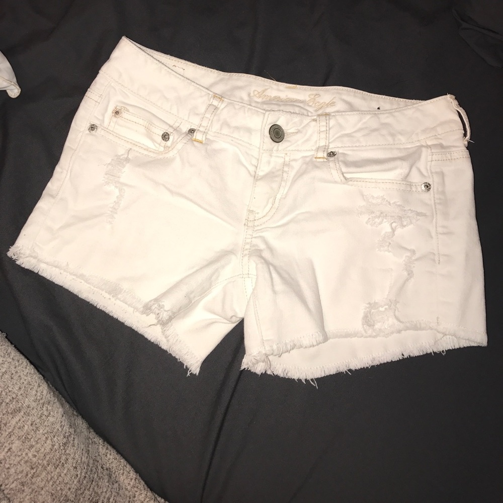 American eagle white shorts
