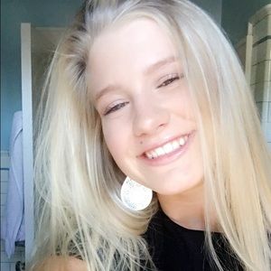 Meet your Posher, Ainslee