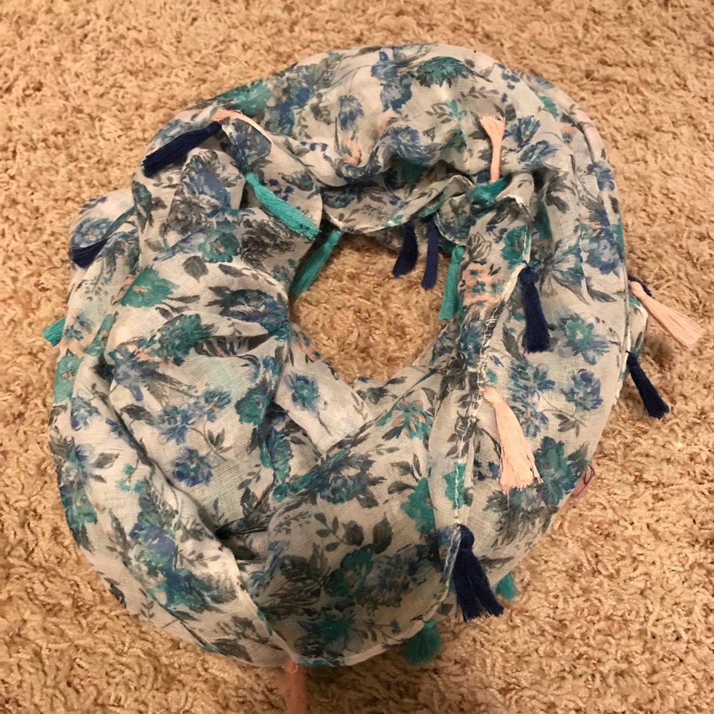 Infinity scarf