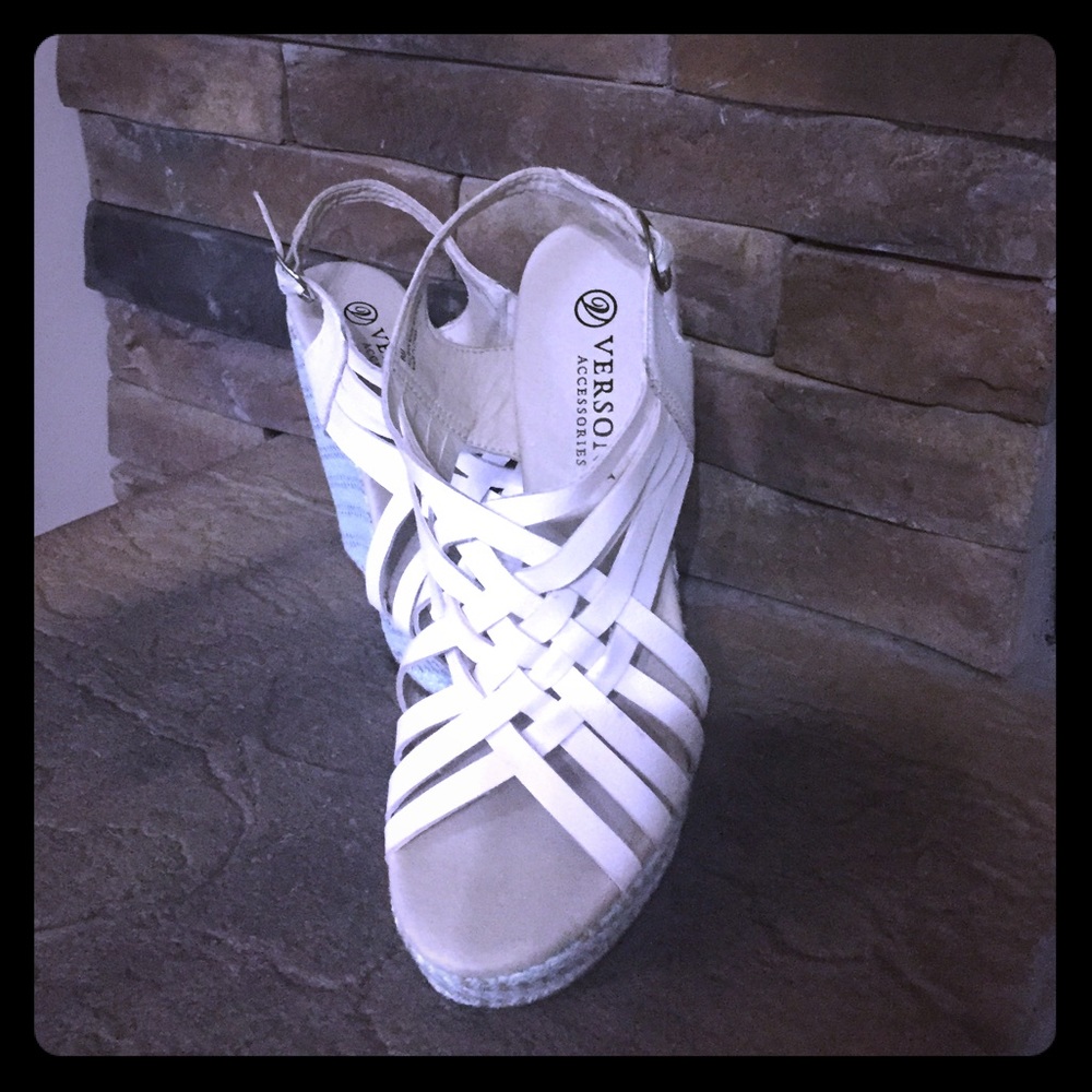 White Wedges