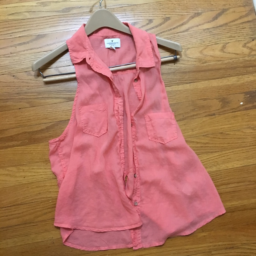 pink sleeveless 2-chest pocket vest
