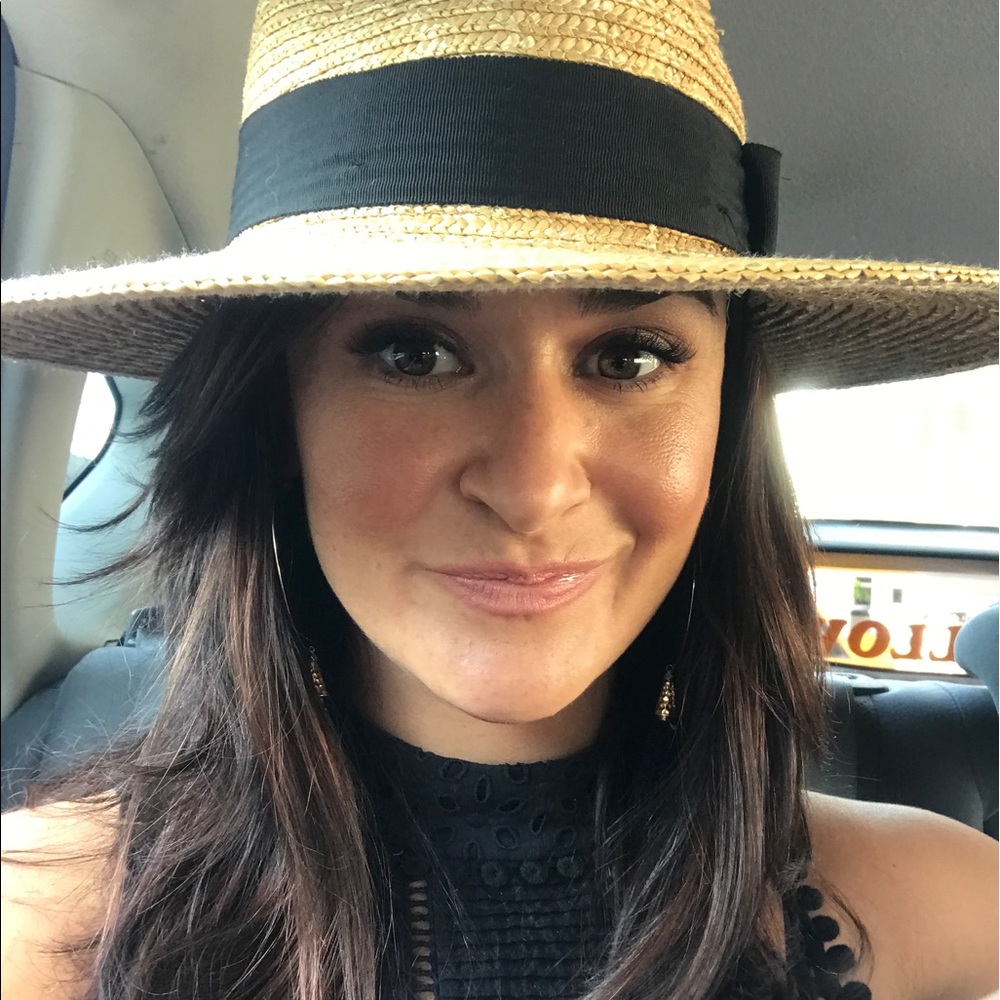 Meet your Posher, Claire