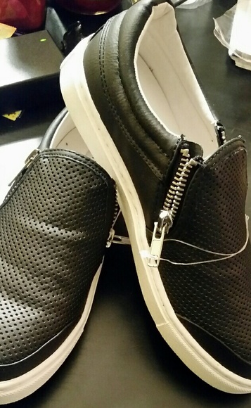 Steve Madden Shoes - Steve Madden Ellias Slip ons