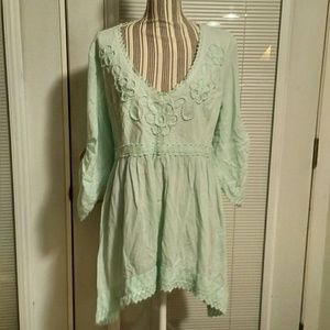 Super cute Gretty Zueger top