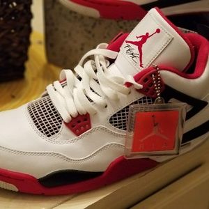 Air Jordan Retro 4