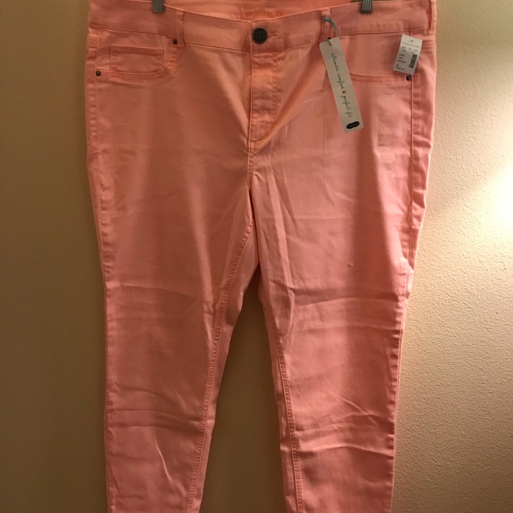 Maurice’s coral jegging NWT