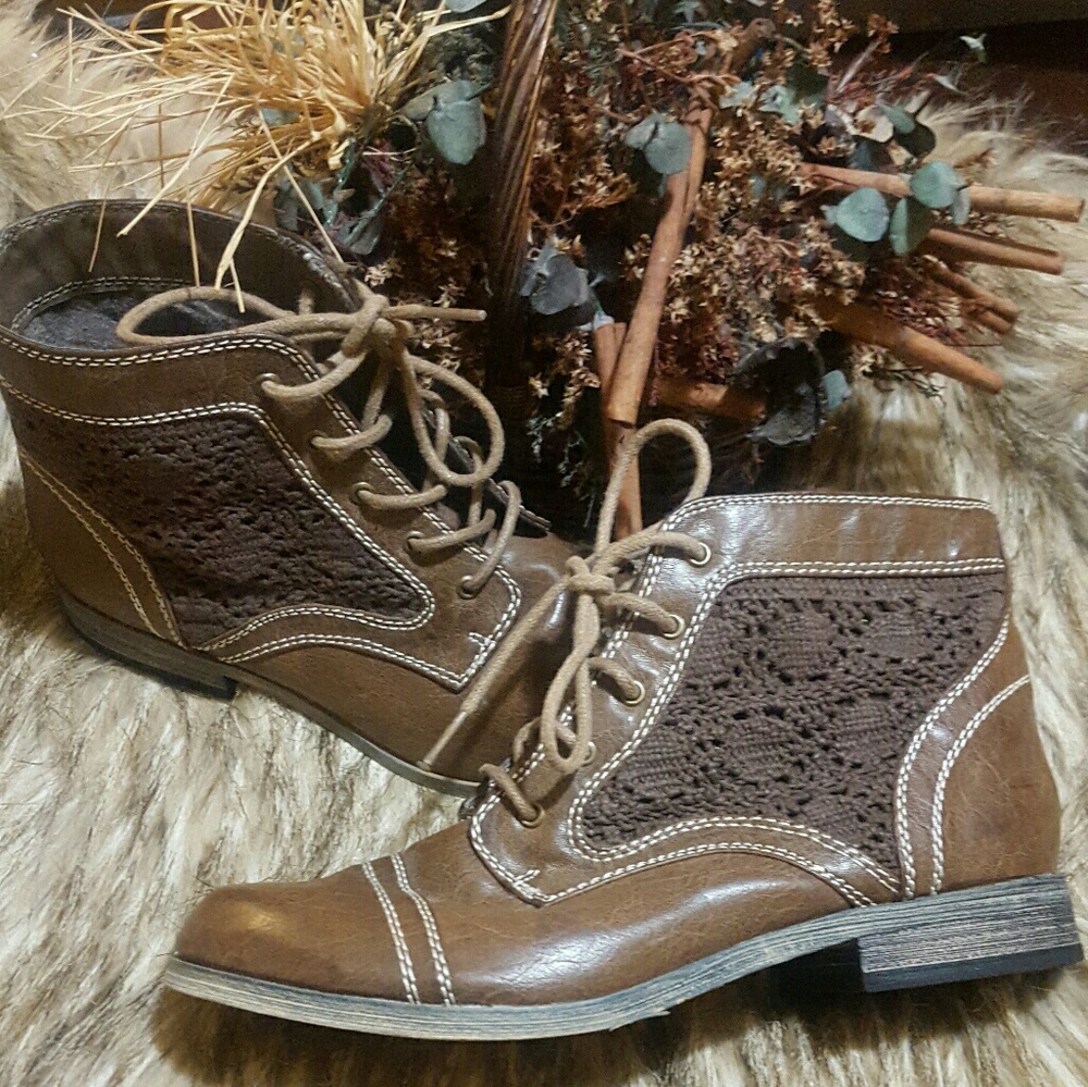 ❤Xoxo Tie up Booties❤