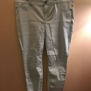 Light sea foam green NWT Maurice’s jeggings
