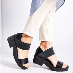 〰Silence + Noise Jaycen Sandal〰