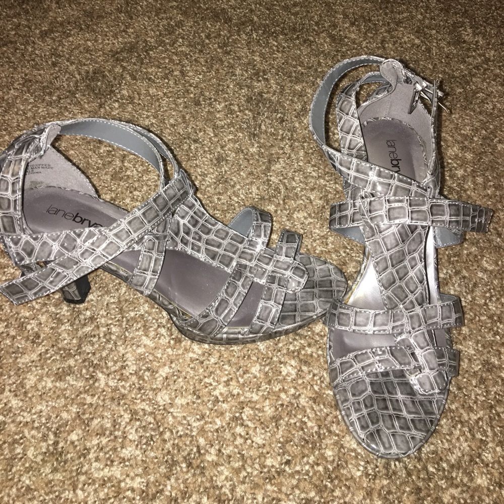 Cute Grey heels
