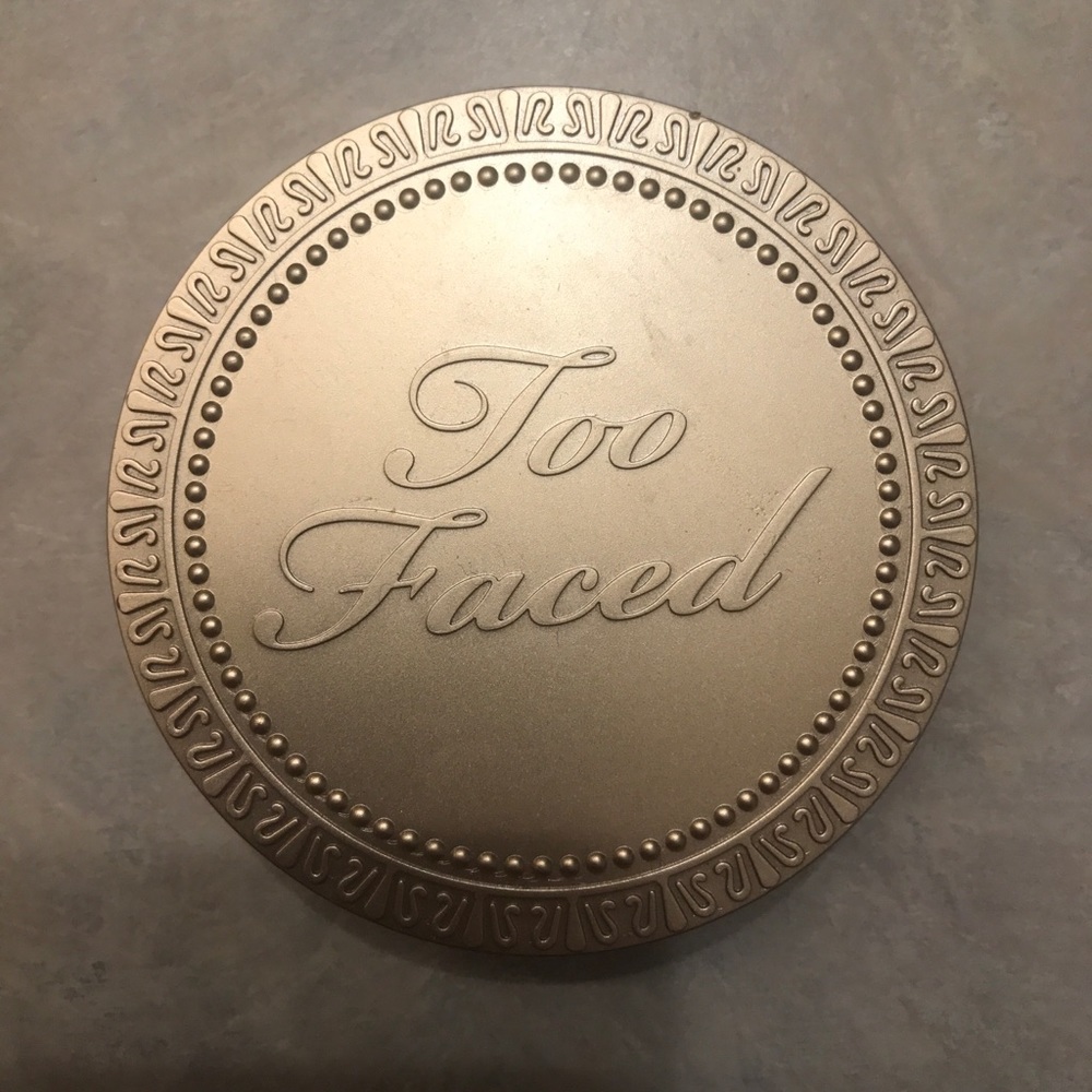 Too Faced Snow Bunny Bronzer