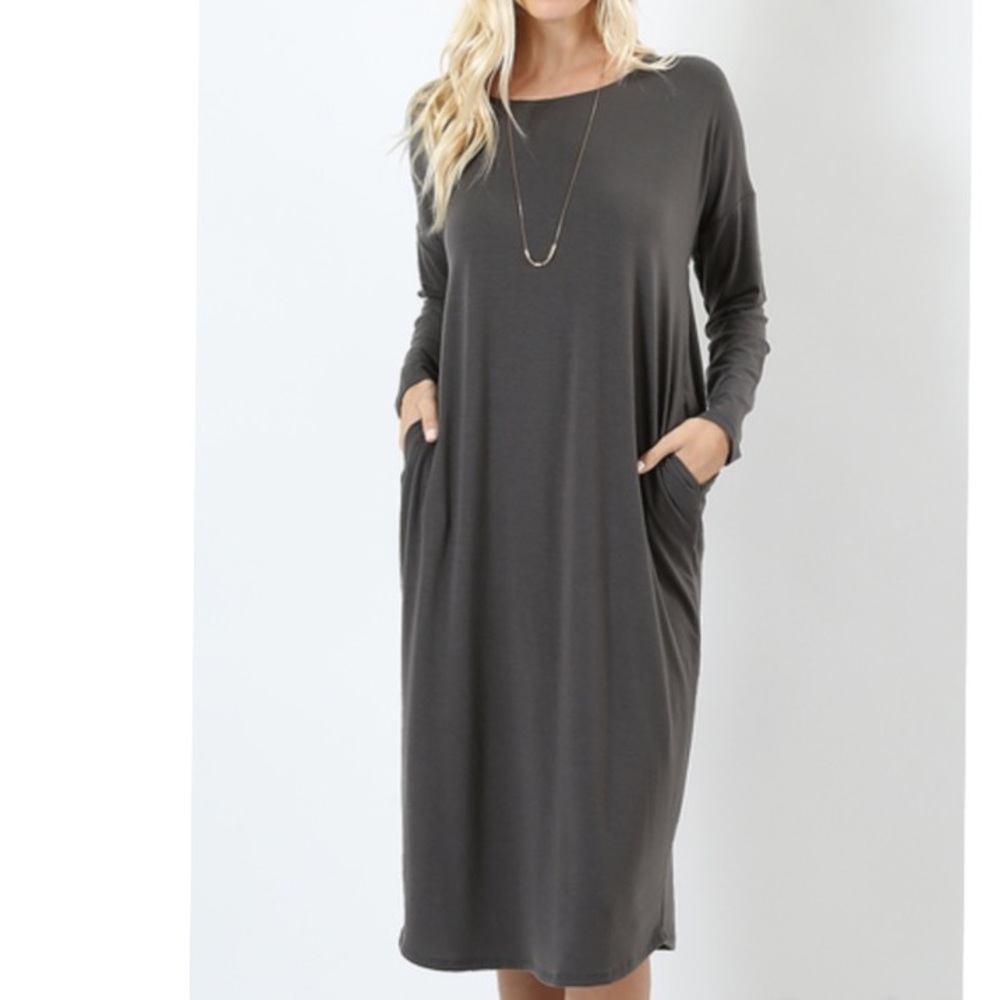 ✨ONE XL LEFT ✨ TSHIRT DRESS WITH POCKETS IN GRAY - Picture 2 of 4