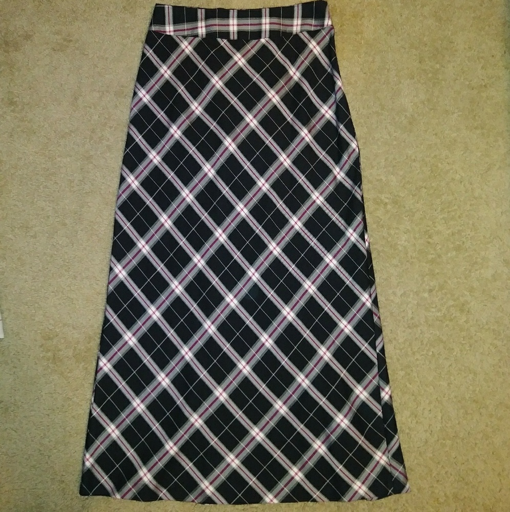Tailor B. Moss Long Plaid Skirt