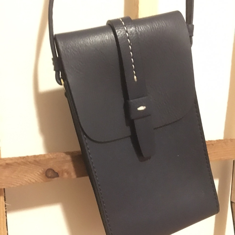NWOT GAP Leather Mini Crossbody Wallet