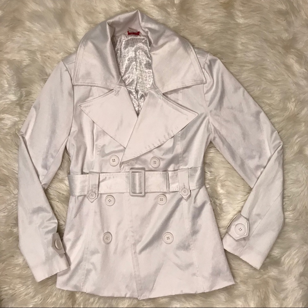 ✨NEW LISTING Guess Peacoat Brilliant White Color