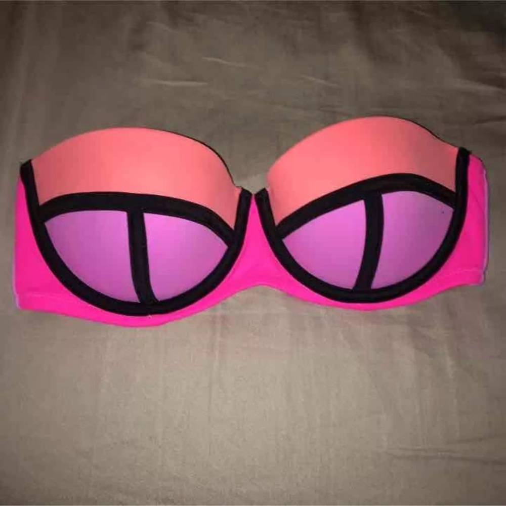 Victoria’s Secret bikini top