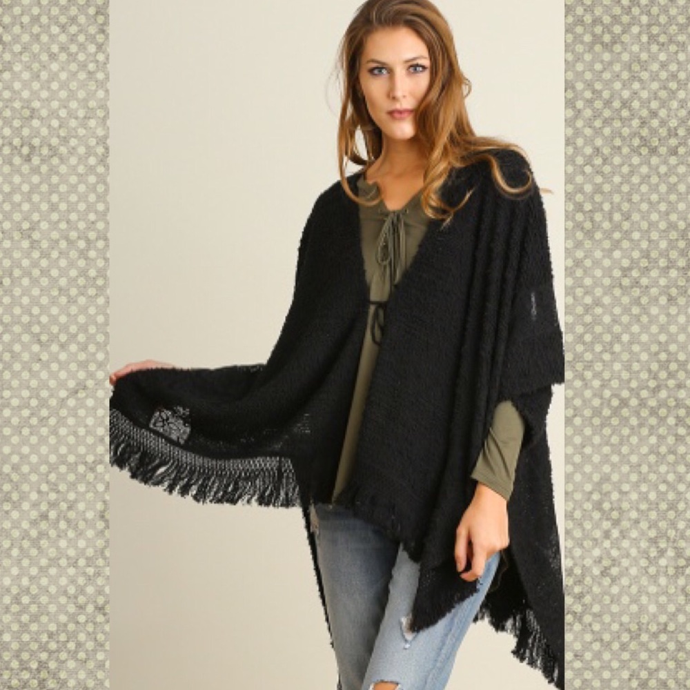 ⬇️PRICE DROP⬇️Umgee Black Poncho!