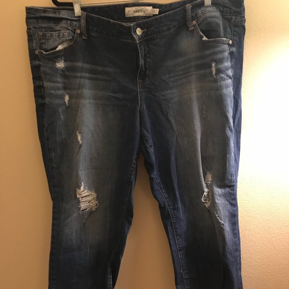 EUC Torrid cropped jeans