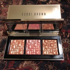 Bobbie Brown To Glow Highlighting Trio Bobbie Brown To Glow Highlighting Trio