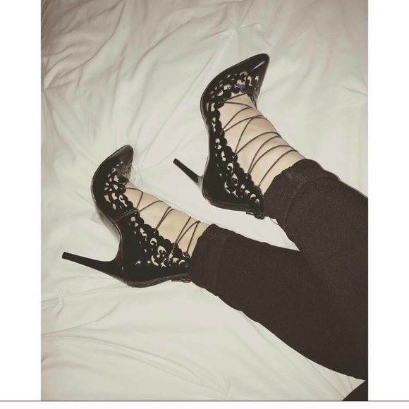 Steve Madden Shoes - ✨SALE✨Brand new lace up heels